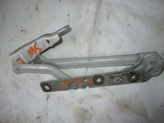 Петля крышки багажника Форд Фокус 1 левая Седан YS41F42701AA - S60, - БУ