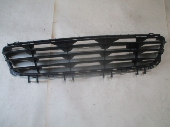 Решетка радиатора центральная нижняя 1400304 13151540 24460271 Опель Астра H до 2007 года, - Opel