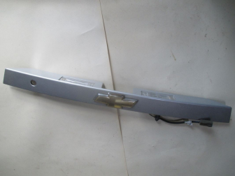 Накладка крышки багажника 96545779 Лачетти Хэтчбек с фонарями и эмблемой Крест - Серебро - БУ