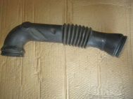 Патрубок корпуса воздушного фильтра 1332804 2S619R504EA 2S619R504CE Форд Фиеста 5 1,6 литра, - БУ