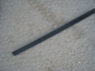 Уплотнитель стекла двери Ленд Ровер Фрилендер 2 задней правой ELT500020 внутренний гориз 07-14г - БУ