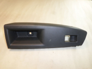 Накладка блока стеклоподъёмника двери задней правой 94811341 L0202913AA Шевроле Круз 95975361, - БУ