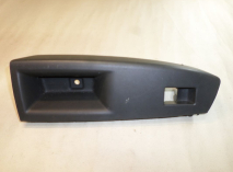 Накладка блока стеклоподъёмника двери задней правой 94811341 L0202913AA Шевроле Круз 95975361, - БУ 