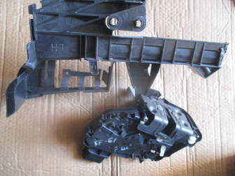 Замок двери Форд Фокус 2 задней левой 1385692 4M5AA26413EC с корпусом защиты - БУ