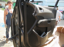 Ручка двери передней правой внутренняя 20953622 Авео Т300 - Хром, - БУ Ручка двери передней правой внутренняя Авео Т300, - БУ. Производитель: Chevrolet (США. Запчасти в сервисе Суперстор)