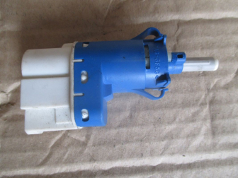 Датчик стоп-сигнала AA6T9C872AA 1677533 Форд Фиеста с 2008 по 2017г - Синий, - БУ