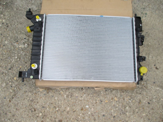 Радиатор охлаждения Шевроле Кобальт 95460094 96945756 TE с АКПП, - General Motors