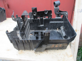 Блок предохранителей Шевроле Круз 96982038, 96889383, 95963459 - нижняя часть, - БУ S-62