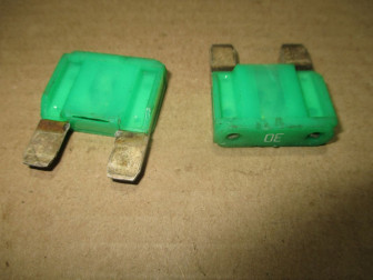 Предохранитель 30 Ам 4604602-4635023 зеленый Форд Фокус 1, - БУ