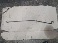 Упор капота 65771BA60A, 657711KA0A Ниссан Жук F15 с 10 по 14г - БУ