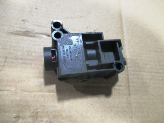 Датчик отключения бензонасоса XW4T9341AA 990422A Форд Фокус 1 на 2 литра F-1, - БУ