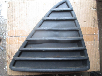 Решетка бампера переднего правая 1718736 BM5117K946AE Форд Фокус 3 с 2011г, - БУ есть дефект