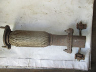 Гофра глушителя 55x210 с трубой  и флянцами 1133515 1459573 Форд Фокус 1 нужно подварить гофру, - БУ