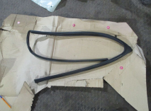 Уплотнитель стекла двери 95215385, 95971338 Шевроле Спарк М300 передней правой, - БУ 