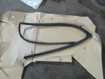 Уплотнитель стекла двери 95215385, 95971338 Шевроле Спарк М300 передней правой, - БУ