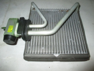 Радиатор испаритель кондиционера 96539652 с клапаном 96539647 42530212 Шевроле Авео Т200-255 S35- БУ