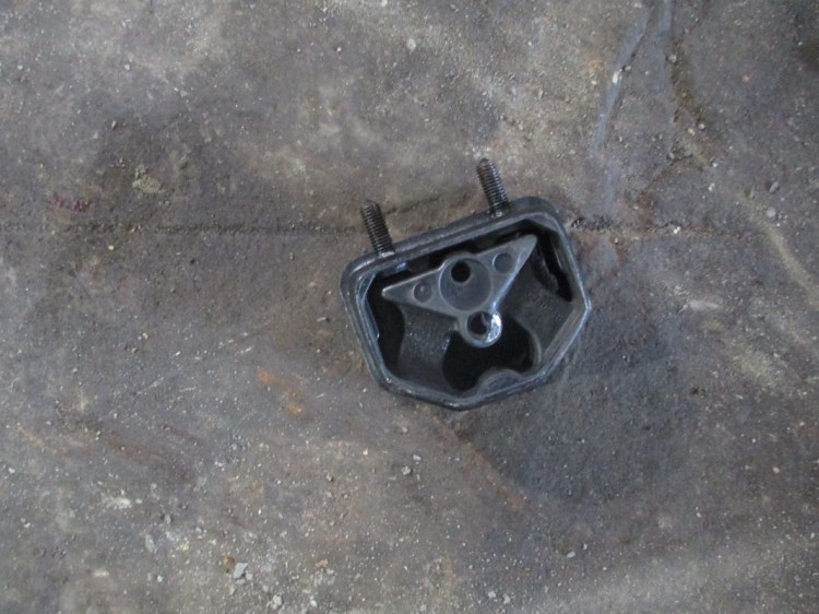 Подушка двигателя правая Шевроле Ланос Дэу Нэксия 90250348, : купить, цена