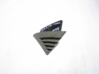 Сопло воздуховода торпеды наружнее 2M5118C534BAW правое передней панели Форд Фокус 1, - БУ