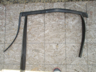 Уплотнитель стекла двери задней правой BM51A25824AE 1725749 Форд Фокус 3 Седан и Хэтчбек, - БУ