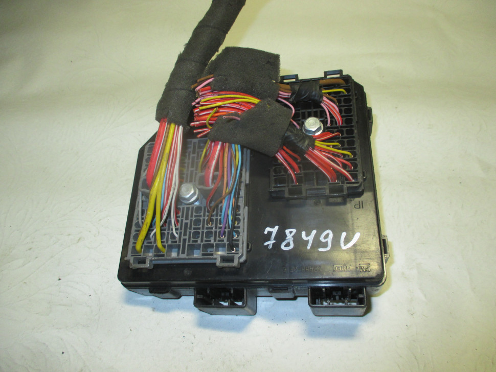 Блок предохранителей салонный 95137849 95381499 4820802 7849U Опель ...