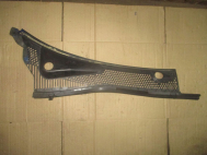 Панель под лобовым стеклом Форд Фокус 1 - Жабо левое 1136384 3S41A02217AA 3S41A02217AC - СКОЛЫ - БУ