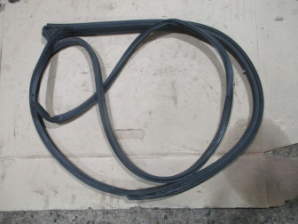 Уплотнитель двери 808301KA0A передней правой Ниссан Жук F15 с 10 по 14г - БУ