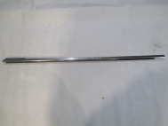 Уплотнитель стекла двери передней левой наружний BM5Z5821453B Форд Фокус 3 - Хромированный, - БУ