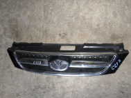 Решетка радиатора Дэу Лачетти 96545667 96545669 Хэтчбек знак Дэу - Лилия - Черная C-217, - БУ