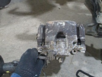 Суппорт передний Шевроле Спарк М300 левый 96682851, 42371126, - БУ