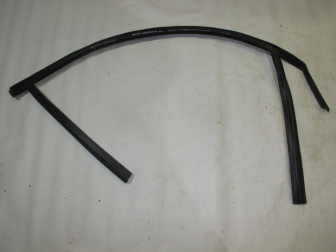 Уплотнитель стекла двери задней правой BM51A25824/5EPDM 1787051 Форд Фокус 3 Седан и Хэтчбек, - БУ