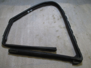 Уплотнитель стекла двери 803301KA3A 803301KA0A передней правой Ниссан Жук F15 с 10 по 14г - БУ