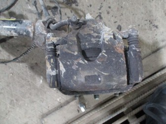 Суппорт передний Шевроле Спарк М300 правый 96682852, 42371125, - БУ