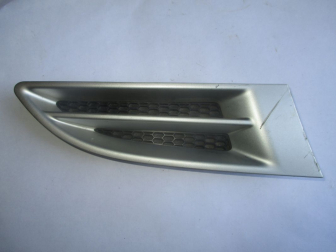 Решетка в крыло правая 96894154 96894152 Шевроле Авео Т255 Хэтчбек с 2009 года, - БУ