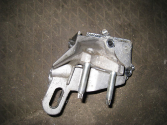 Кронштейн двигателя правый 1N1G6F001AC Форд Фокус 1,4-1,6 литра 1305996, 1338396, 1458380 - БУ