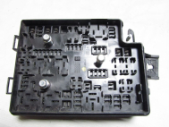 Блок предохранителей 95315652 BAJ Шевроле Авео Т300 плато среднее - S-20 - есть ДЕФЕКТ скол! - БУ