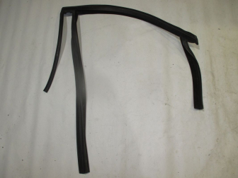 Уплотнитель стекла двери задней левой 1725750 BM51A25825 1725752 Фокус 3 Седан и Хэтчбек S42-55 - БУ