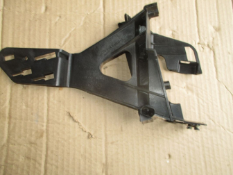 Кронштейн замка двери задней левой 1667752, BA61A264A53AE L2S61A264A53A Форд Фиеста с 2008г , -  БУ