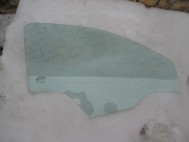 Стекло двери Шевроле Кобальт передней правой 94732153, - GM