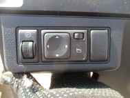 Заглушка кнопки передней панели торпеды корректора фар Ниссан Тиида С11 с 2007 года 25190ZW90A, - БУ