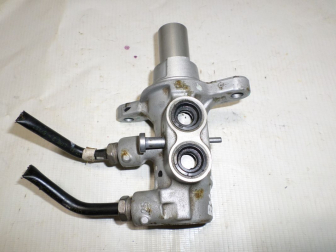 Цилиндр тормозной Главный BV612140P ALSi7Mg BV612B195RB 1694251 1694253 Форд Фокус 3 S-45, - БУ