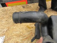 Патрубок воздушного фильтра 96385753 Шевроле Реззо Дэу Такума Г- образный, - БУ