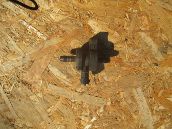 Клапан вентиляции паров топлива 55556934, 0212821A-W01 Опель Астра H на Z18XE, Z18XER , - БУ