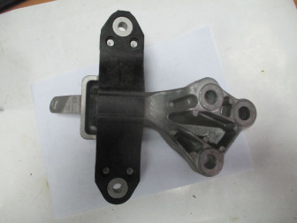 Подушка двигателя левая 13248554 13248552 Шевроле Круз, Опель Астра J с АКПП, - GM