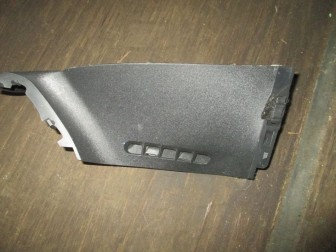 Облицовка стойки передней нижняя правая Ниссан Тиида С11 68134EL00A, 68134EL00B, 68135EM00B, - БУ