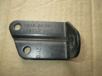 Кронштейн крепления спинки сиденья 98ABA613B90DB 136757-PDZ-000 Форд Фокус 1 - БУ