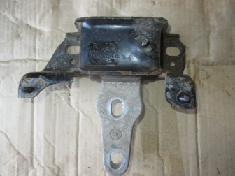 Подушка двигателя левая 1802599 8V517M121AE EY8B Форд Фиеста с 2008 по 2017 года с МКПП, - БУ