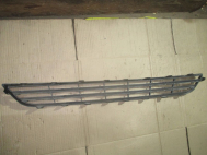 Решетка бампера переднего центральная 1778257 C1BB17K945A Форд Фиеста с 2012 г, - БУ