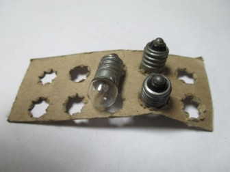 Лампа 2,5V 0.15A 06, E10 с резьбой для фонарика, или гирлянды