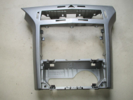 Накладка центральной консоли магнитолы и печки 331985437 13141092 Опель Астра H - Серебро - БУ