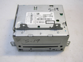 Магнитола Шевроле Авео Т300 Круз - штатная CD 22870782 322963 U2K UYE - без панели управления, - БУ